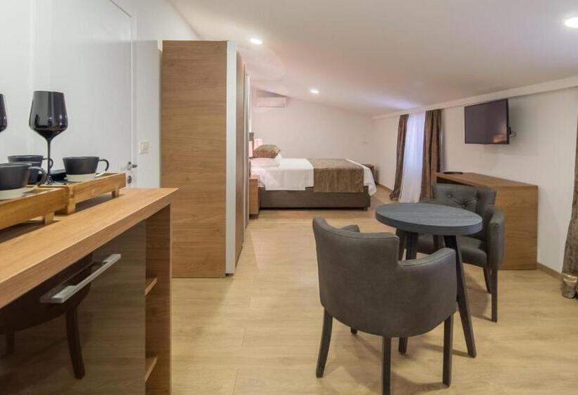 پانسیون Villa Mandalinic