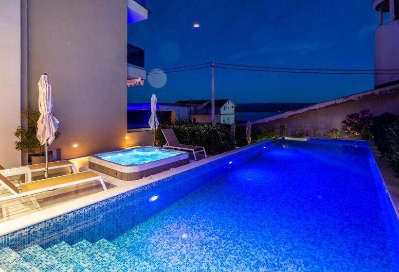 پانسیون Villa Mandalinic