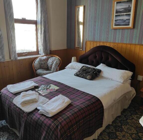 هتل All Seasons Guest House