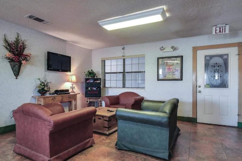 בית מלון כפרי Americas Best Value Inn Midlothian