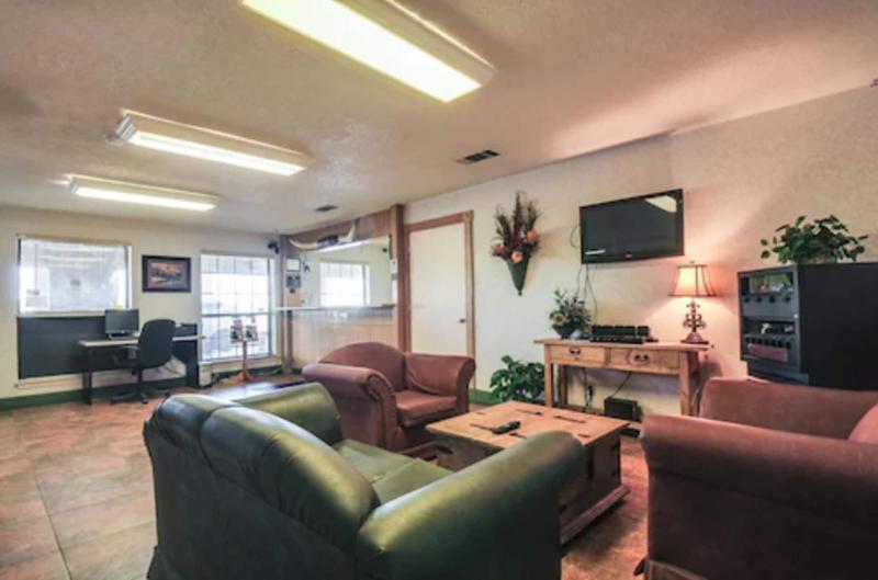 בית מלון כפרי Americas Best Value Inn Midlothian