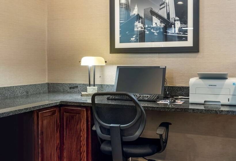בית מלון כפרי Best Western Des Plaines Inn