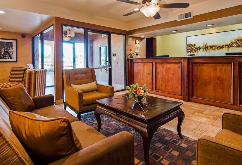 Отель Best Western Exeter Inn & Suites