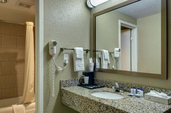 Hotel Boarders Inn & Suites - Kearney