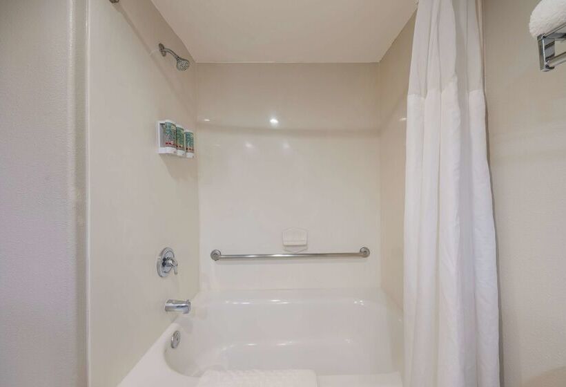 هتل Best Western Lanai Garden Inn & Suites