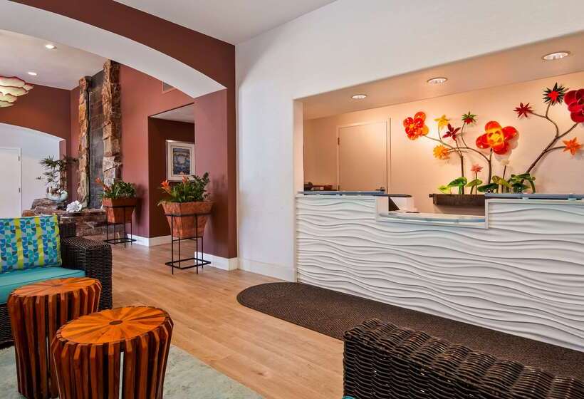 هتل Best Western Plus Capitola By The Sea Inn & Suites