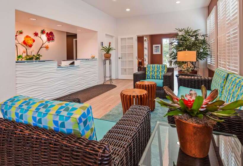 هتل Best Western Plus Capitola By The Sea Inn & Suites