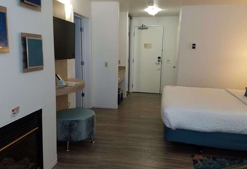 هتل Best Western Plus Capitola By The Sea Inn & Suites