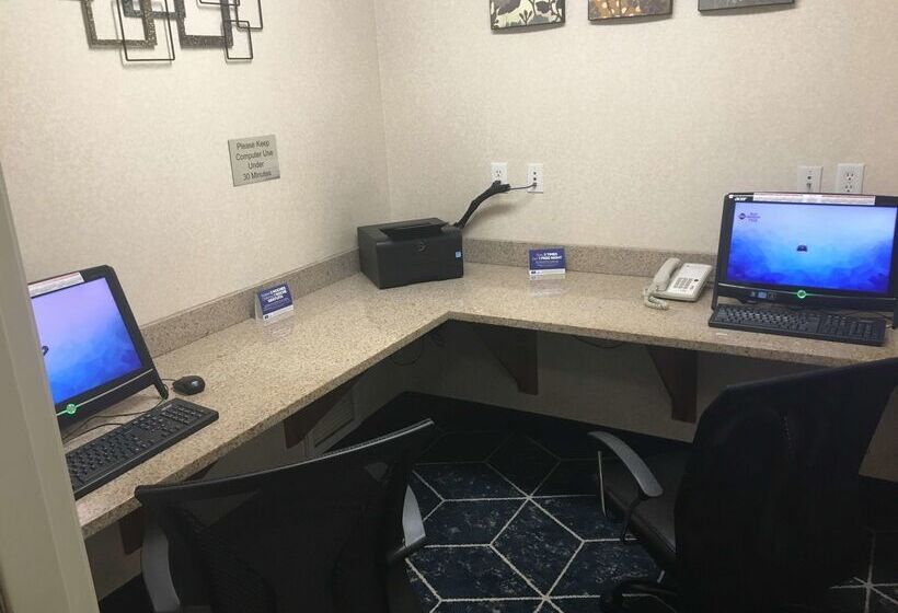 هتل Best Western Plus Gateway Inn & Suites   Aurora
