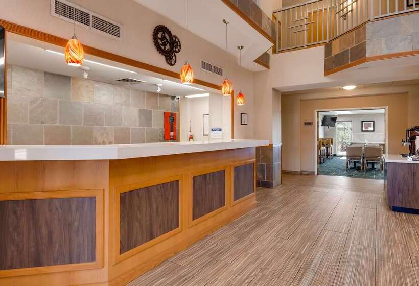 هتل Best Western Plus Gateway Inn & Suites   Aurora