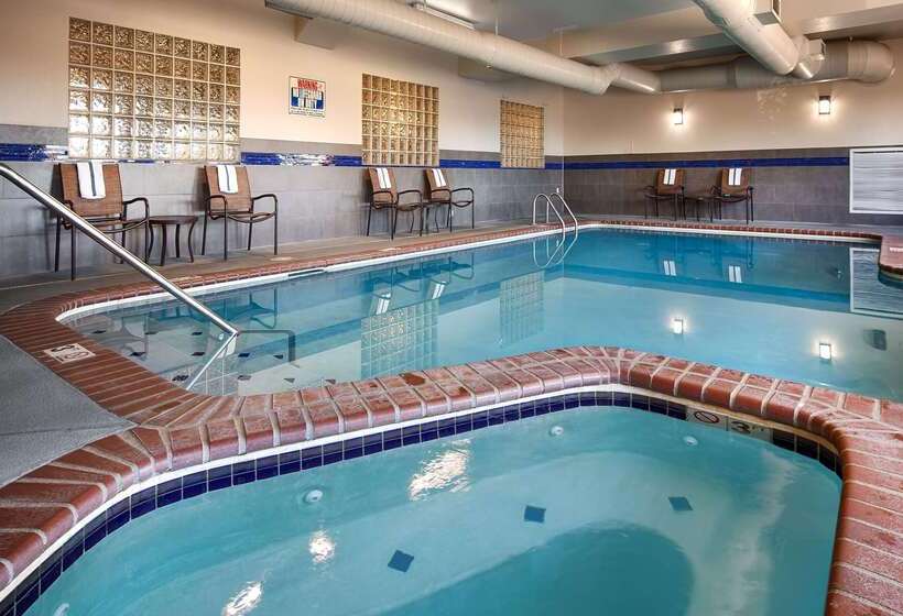 هتل Best Western Plus Gateway Inn & Suites   Aurora