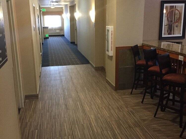 هتل Best Western Plus Gateway Inn & Suites   Aurora