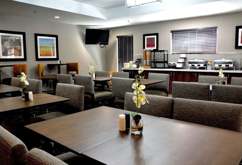 هتل Best Western Plus Gateway Inn & Suites   Aurora