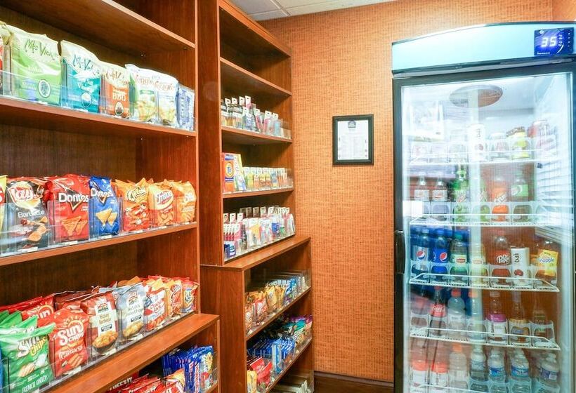 هتل Best Western Plus Georgetown Corporate Center