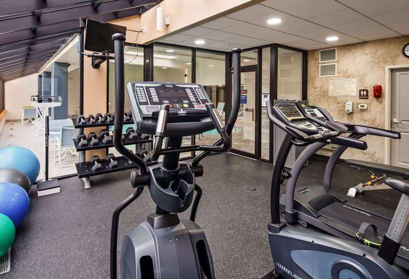 هتل Best Western Plus Inntowner Madison