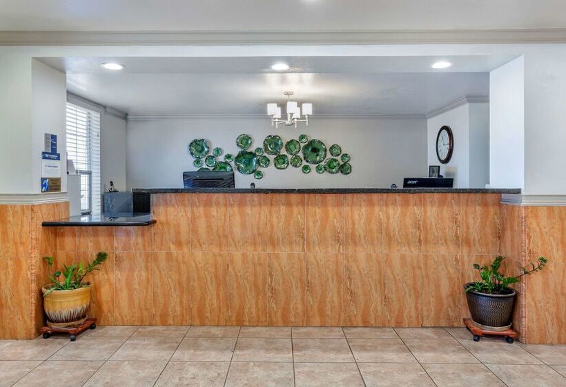 هتل Best Western Plus John Jay Inn & Suites