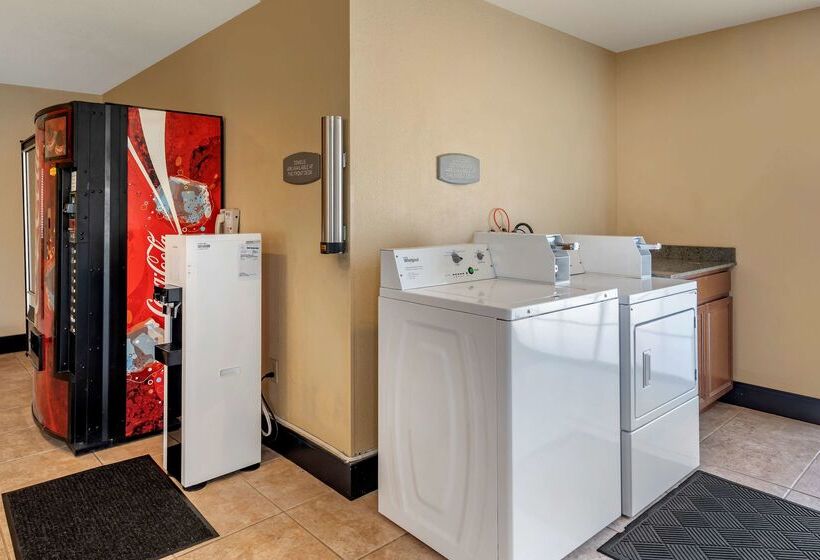 هتل Best Western Plus John Jay Inn & Suites