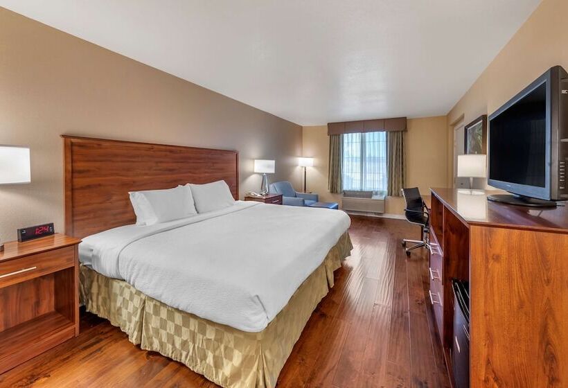 هتل Best Western Plus John Jay Inn & Suites