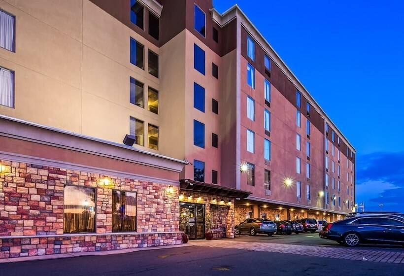 هتل Best Western Plus Newark Airport West