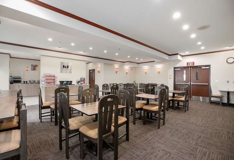호텔 Best Western Plus Northwind Inn & Suites