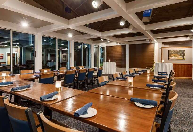 هتل Best Western Plus Windjammer Inn & Conference Center