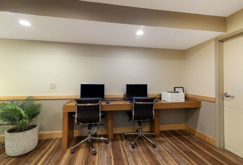 هتل Best Western Plus Windjammer Inn & Conference Center