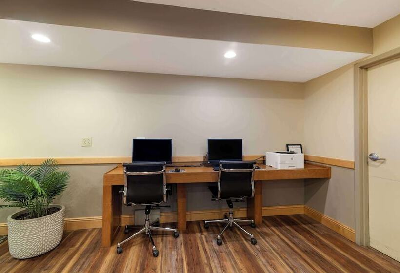 هتل Best Western Plus Windjammer Inn & Conference Center