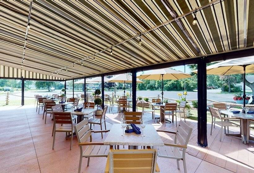 هتل Best Western Plus Windjammer Inn & Conference Center