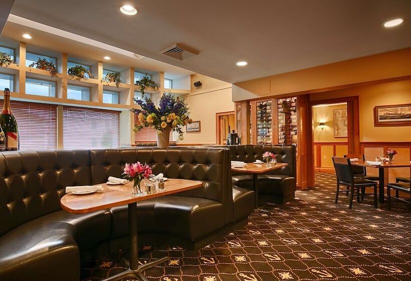 هتل Best Western Plus Windjammer Inn & Conference Center