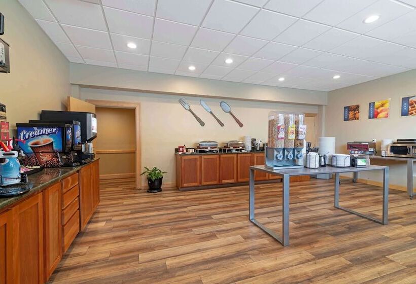هتل Best Western Plus Windjammer Inn & Conference Center