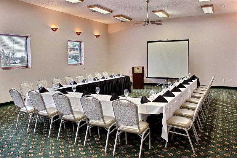 هتل Comfort Inn & Suites At I 74 And 155
