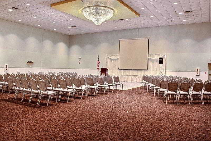 هتل Comfort Inn & Suites At I 74 And 155