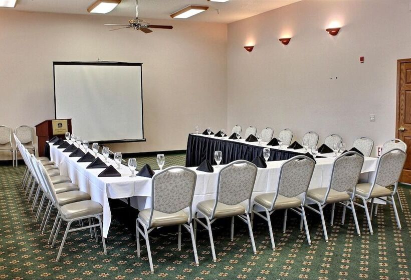 هتل Comfort Inn & Suites At I 74 And 155
