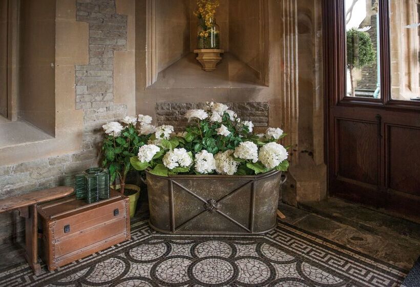 בית מלון כפרי De Vere Tortworth Court