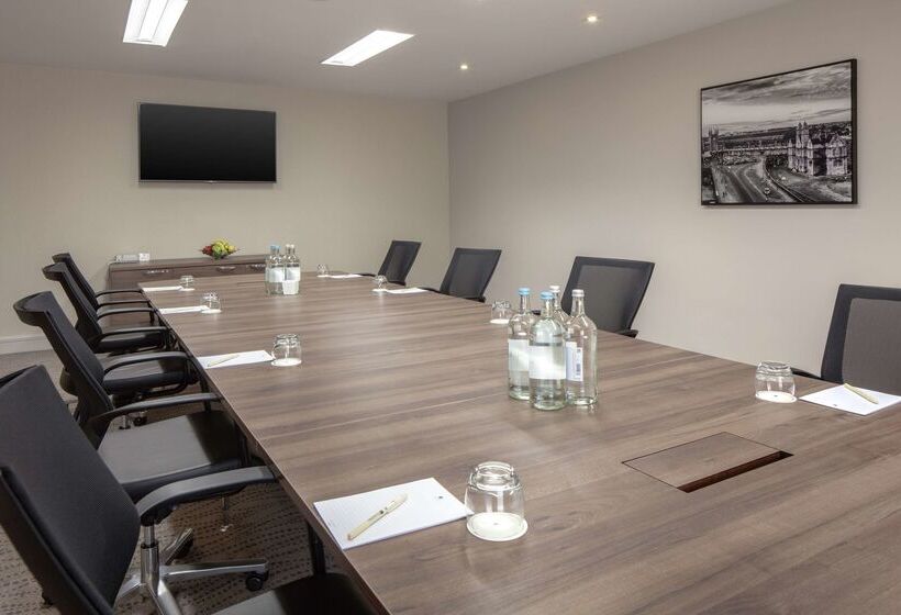 هتل Doubletree By Hilton Bristol