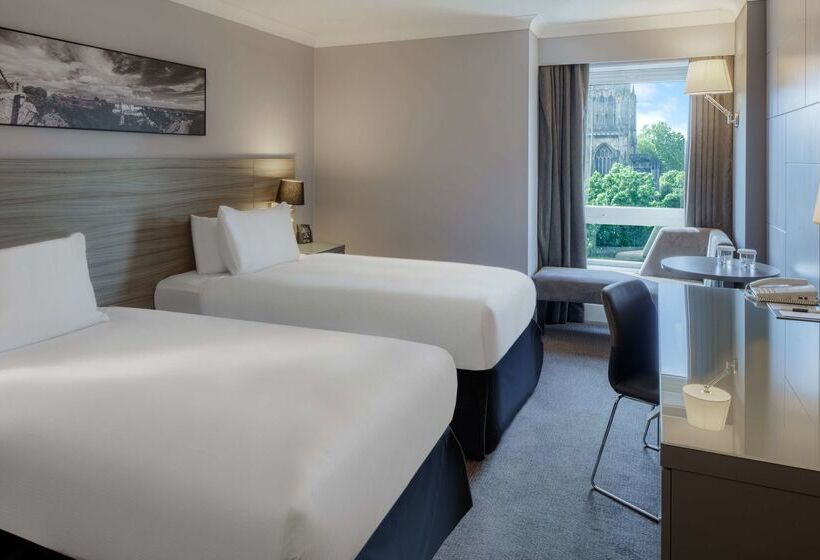 هتل Doubletree By Hilton Bristol