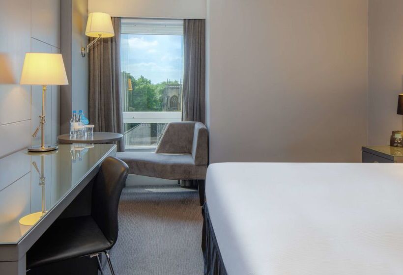 هتل Doubletree By Hilton  Bristol City Centre