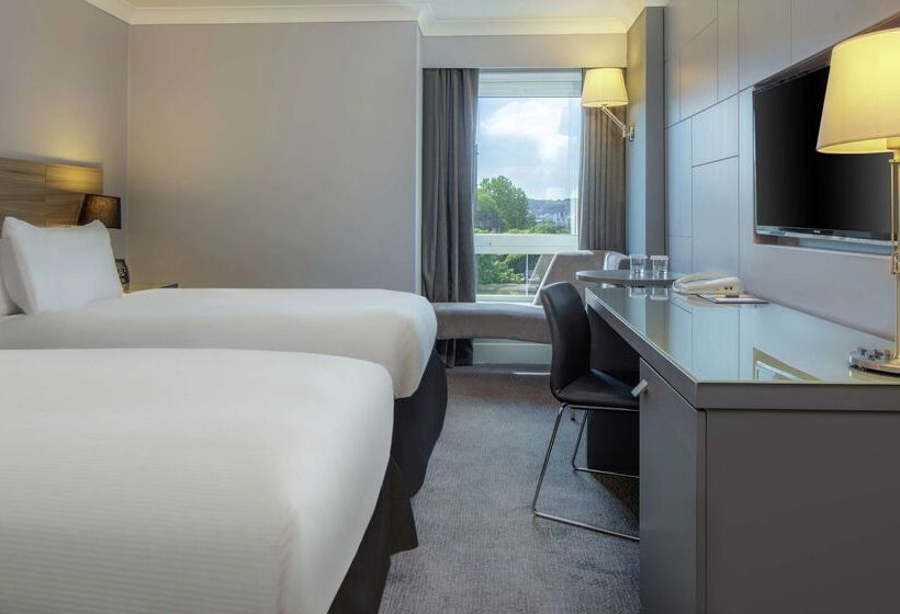 هتل Doubletree By Hilton  Bristol City Centre