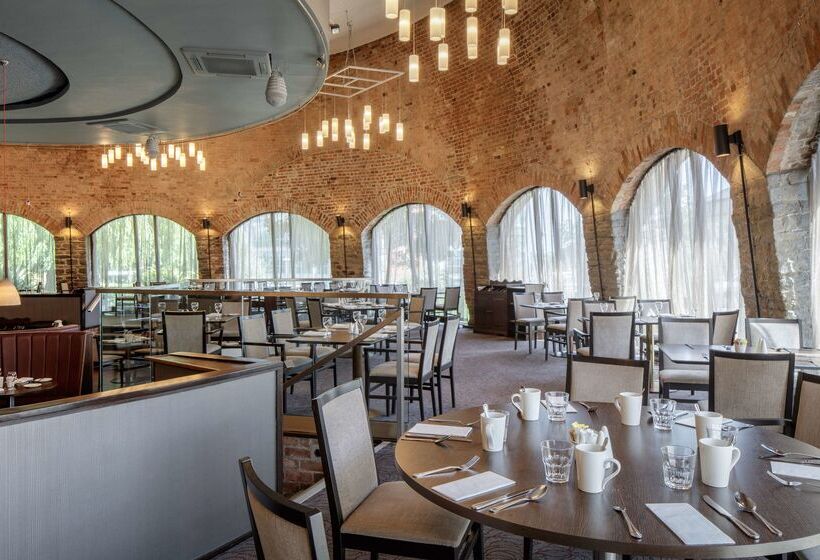 هتل Doubletree By Hilton Bristol