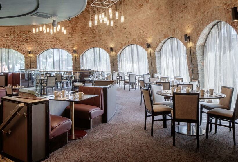 هتل Doubletree By Hilton Bristol