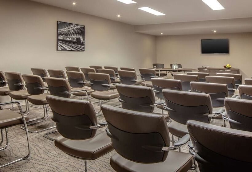 هتل Doubletree By Hilton Bristol