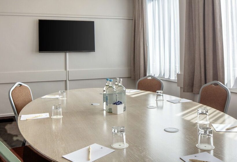 هتل Doubletree By Hilton Bristol