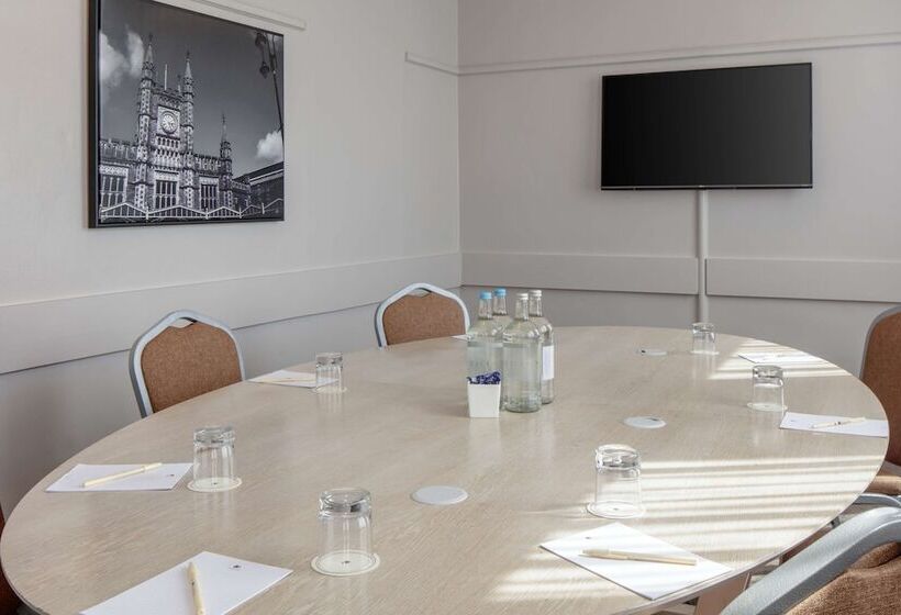 هتل Doubletree By Hilton Bristol