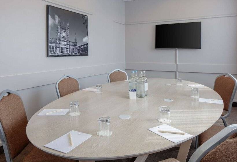 هتل Doubletree By Hilton Bristol