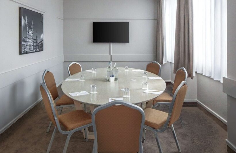 هتل Doubletree By Hilton Bristol