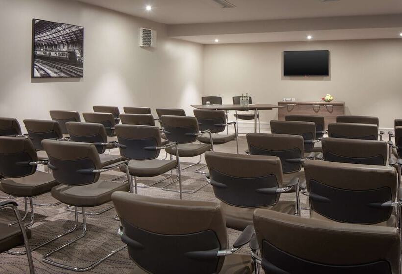 هتل Doubletree By Hilton Bristol
