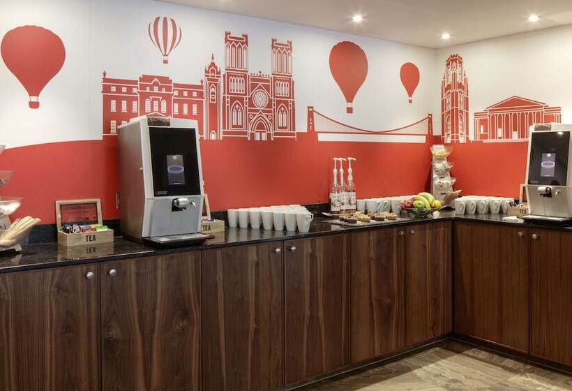 هتل Doubletree By Hilton Bristol