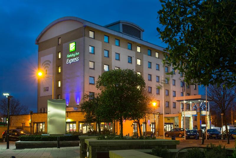 هتل Holiday Inn Express London  Wandsworth