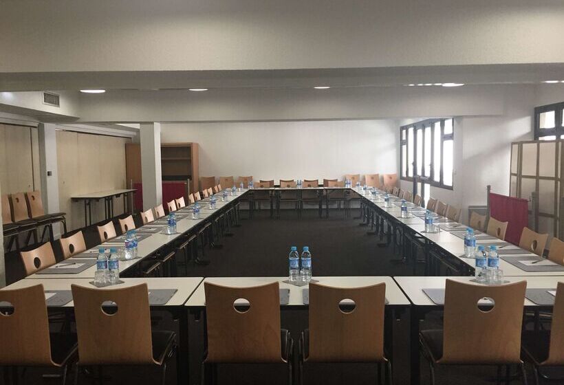 هتل Kyriad Le Bourget Centre  Parc Des Expositions