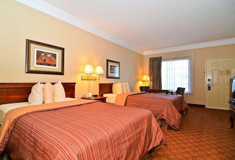 هتل Peach State Inn & Suites